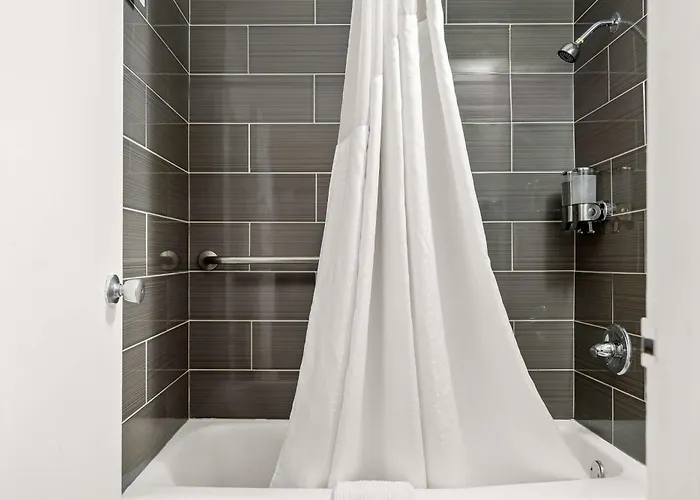 Americas Value Hotel 3*