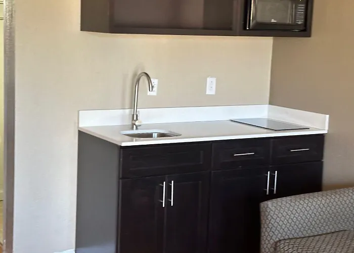 Americas Value Hotel 3*